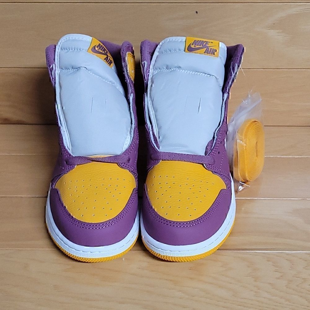 Air Jordan 1 Retro High OG GS Brotherhood University Gold Bordeaux 575441-706 - Picture 4 of 11